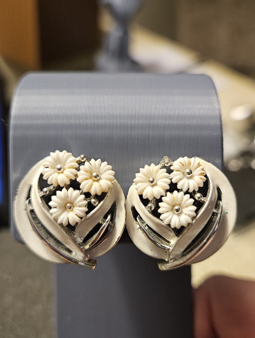 Lisner Floral button earrings featuring textured white enamel daisy Screw Back.